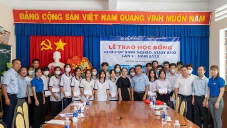 Đại học Công Thương: Quỹ Nhà cái cá cược cá độ uy tín Nổ hũ, Bắn Cá và Game Bài Cwin.com “Ươm mầm tương lai” thắp sáng những ước mơ của học sinh nghèo vượt khó
